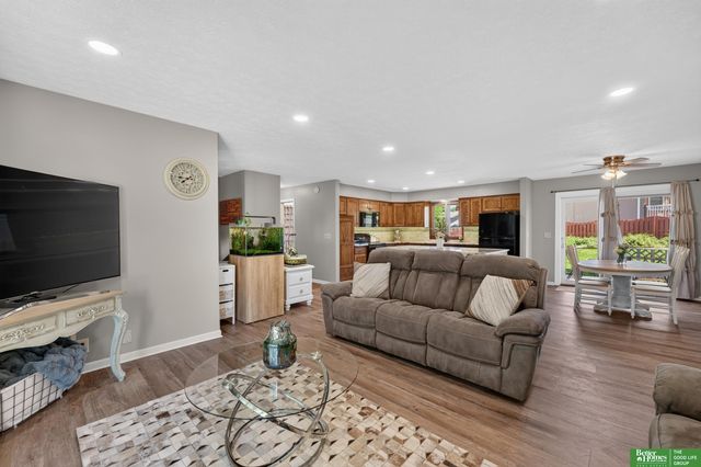 5623 S 113th Street, Omaha, NE 68137