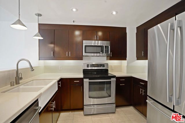 880 W 1st Street 802, Los Angeles, CA 90012