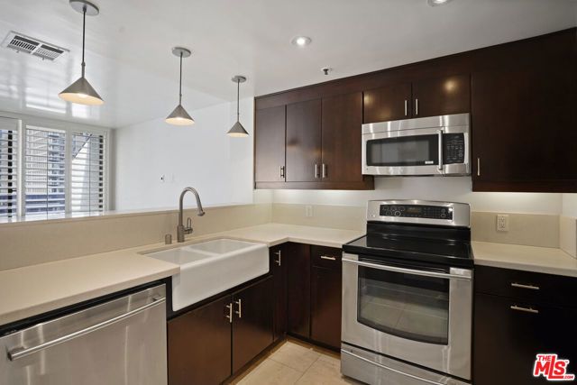 880 W 1st Street 802, Los Angeles, CA 90012