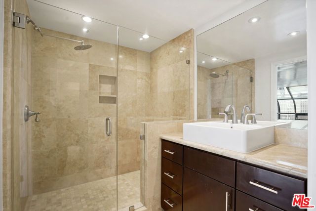 880 W 1st Street 802, Los Angeles, CA 90012