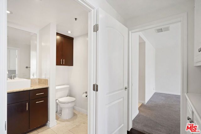 880 W 1st Street 802, Los Angeles, CA 90012