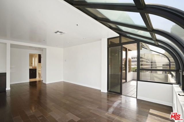 880 W 1st Street 802, Los Angeles, CA 90012