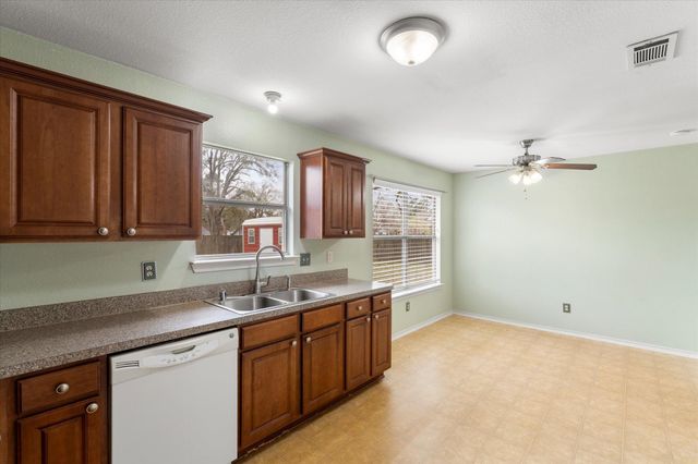 211 Turner St., Mount Vernon, TX 75457