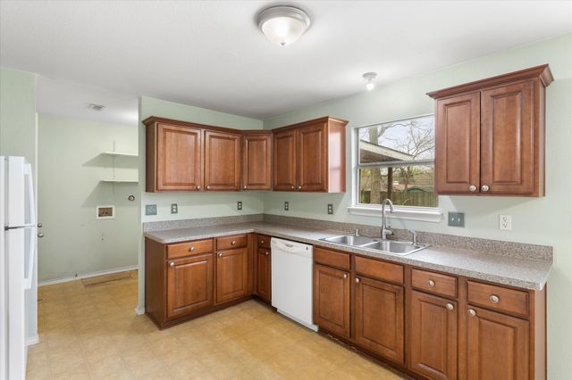 211 Turner St., Mount Vernon, TX 75457