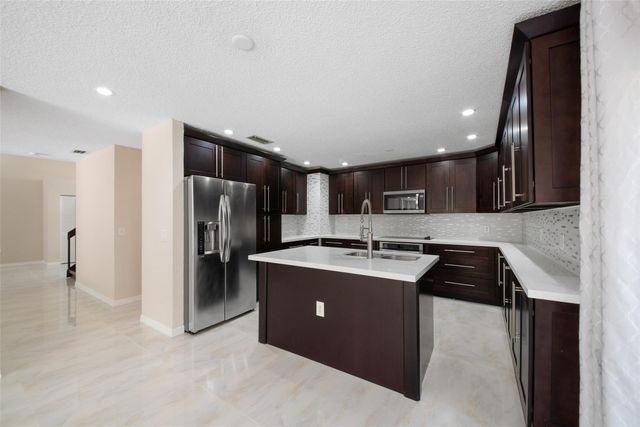 6625 NW 75th Place, Parkland, FL 33067