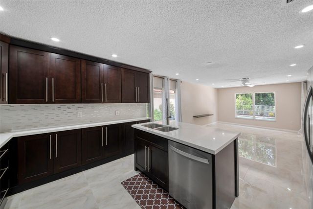 6625 NW 75th Place, Parkland, FL 33067