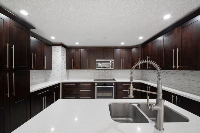 6625 NW 75th Place, Parkland, FL 33067