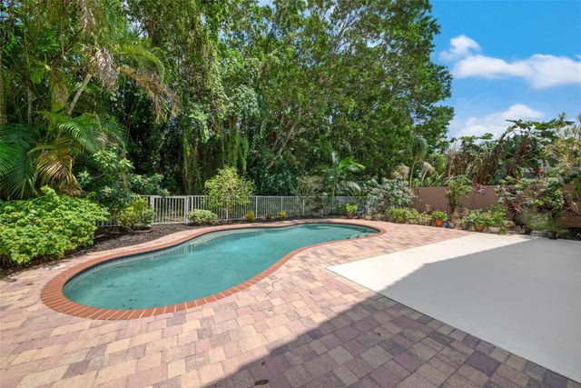 6625 NW 75th Place, Parkland, FL 33067