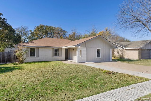 2311 Trails End, Kerrville, TX 78028