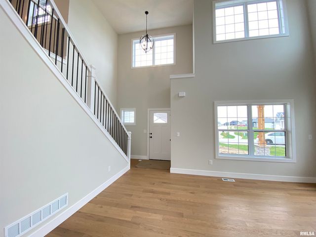 301 Hodges Court, Chatham, IL 62629