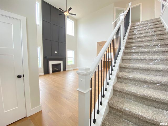 301 Hodges Court, Chatham, IL 62629