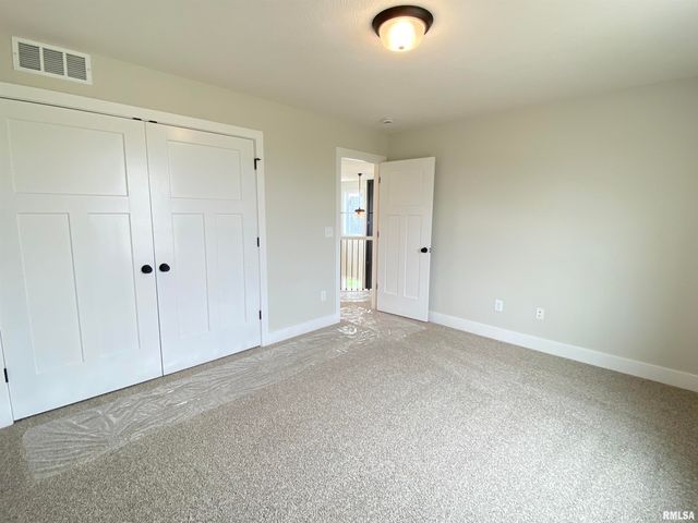 301 Hodges Court, Chatham, IL 62629