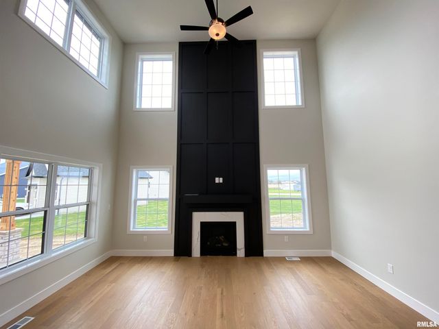 301 Hodges Court, Chatham, IL 62629