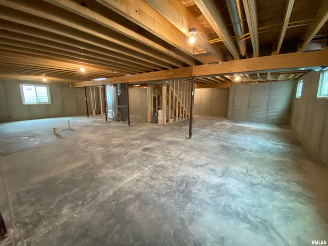 301 Hodges Court, Chatham, IL 62629