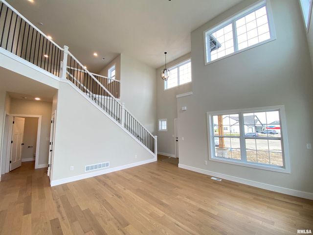 301 Hodges Court, Chatham, IL 62629
