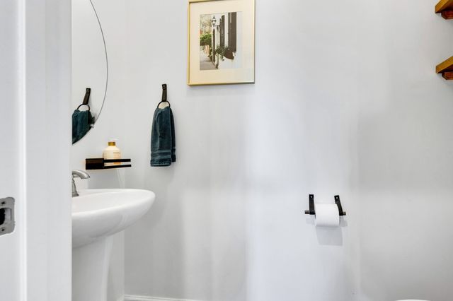 1114 Crossfield Dr, Nolensville, TN 37135