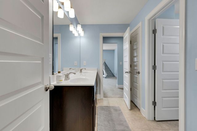 1114 Crossfield Dr, Nolensville, TN 37135