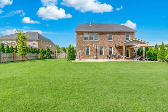 1114 Crossfield Dr, Nolensville, TN 37135