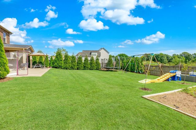 1114 Crossfield Dr, Nolensville, TN 37135