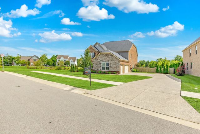 1114 Crossfield Dr, Nolensville, TN 37135