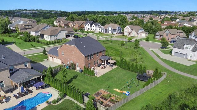 1114 Crossfield Dr, Nolensville, TN 37135