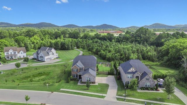 1114 Crossfield Dr, Nolensville, TN 37135