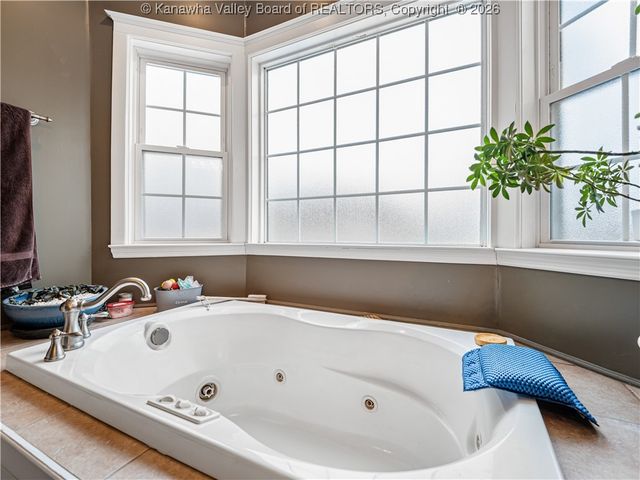 116 Grant Drive, Sissonville, WV 25320