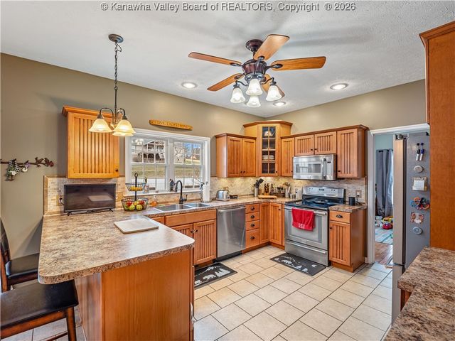 116 Grant Drive, Sissonville, WV 25320