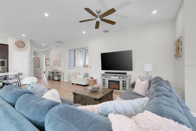 13304 MAGNOLIA VALLEY DRIVE, Clermont, FL 34711