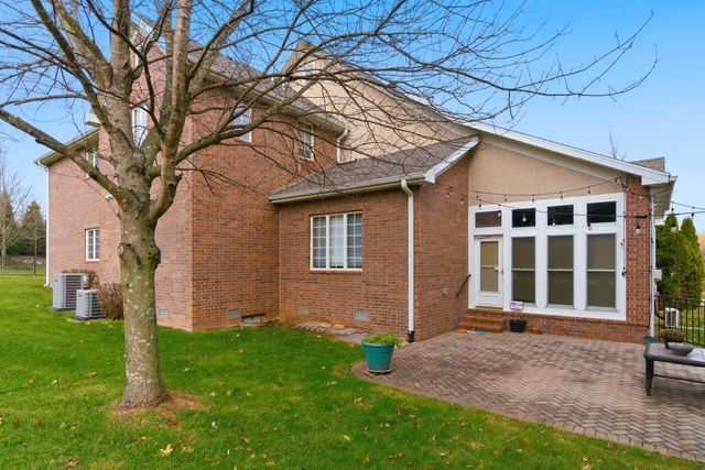 759 N Summercreek Court, Springfield, MO 65802