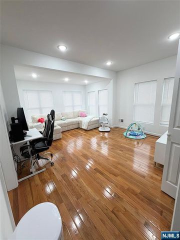 264 Greylock Parkway, Belleville, NJ 07109