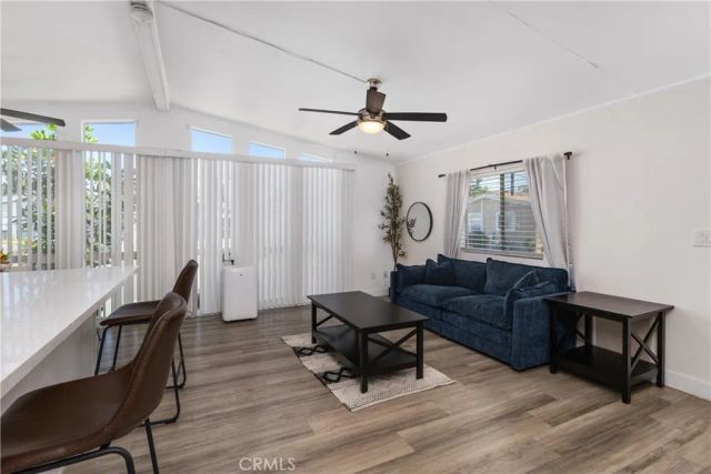 327 W Wilson 49, Costa Mesa, CA 92627