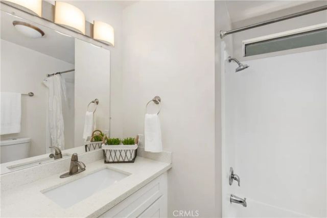 327 W Wilson 49, Costa Mesa, CA 92627