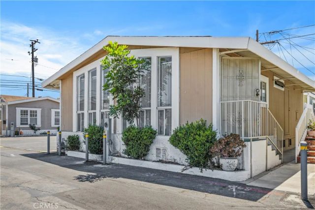 327 W Wilson 49, Costa Mesa, CA 92627