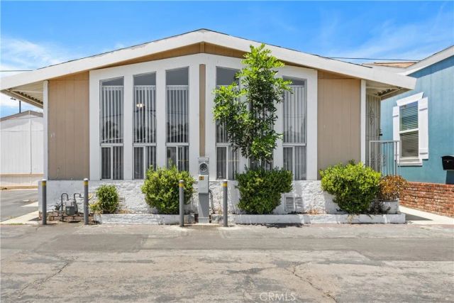 327 W Wilson 49, Costa Mesa, CA 92627