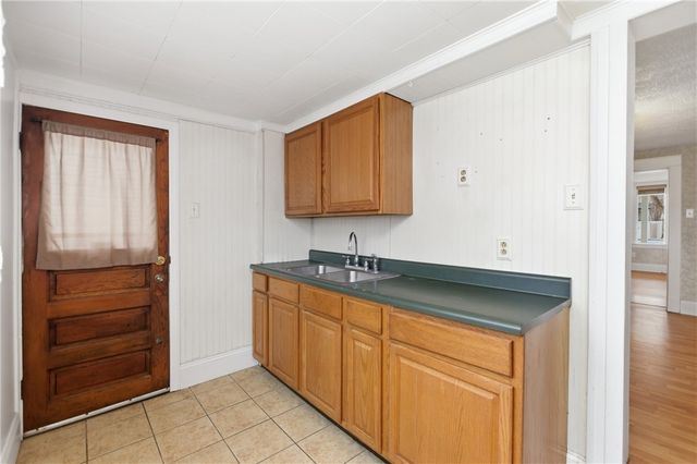 722 6th Ave, New Brighton, PA 15066