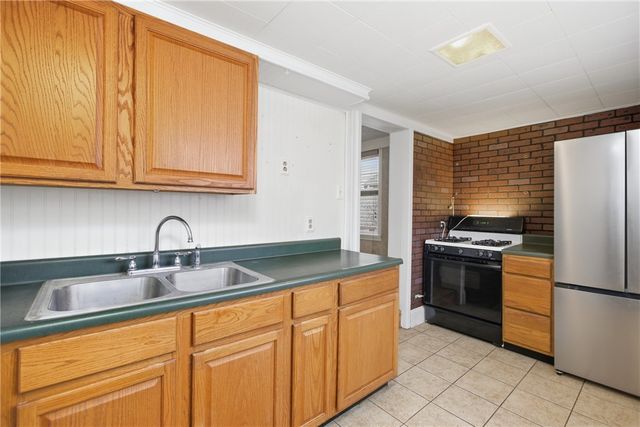 722 6th Ave, New Brighton, PA 15066