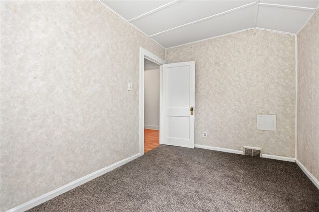 722 6th Ave, New Brighton, PA 15066