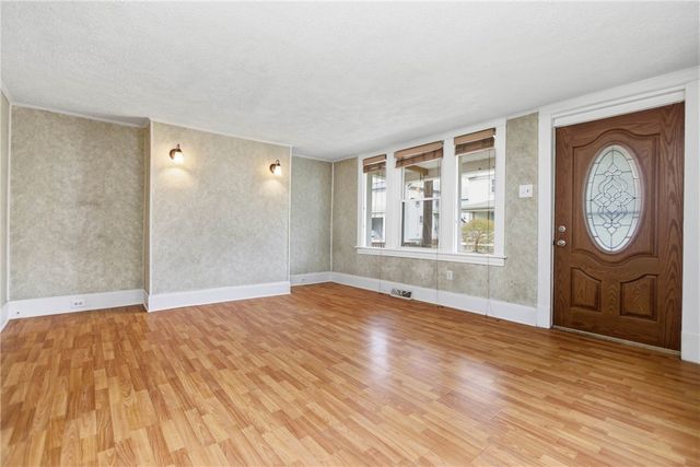 722 6th Ave, New Brighton, PA 15066