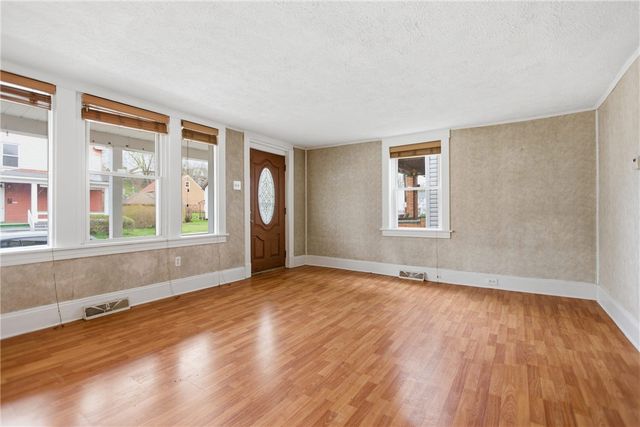 722 6th Ave, New Brighton, PA 15066