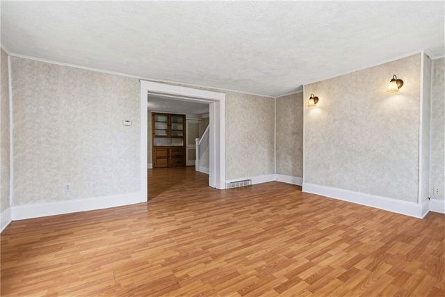 722 6th Ave, New Brighton, PA 15066