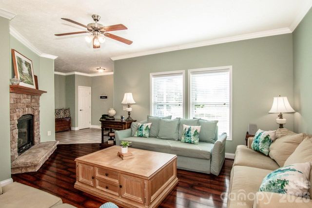 2860 Needmore Road, Woodleaf, NC 27054