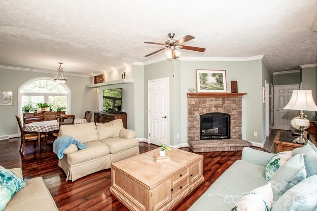 2860 Needmore Road, Woodleaf, NC 27054