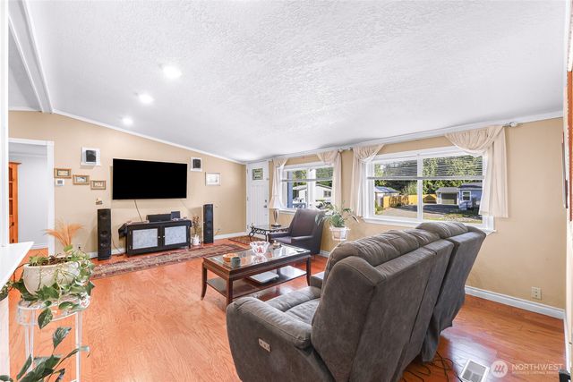 8633 Harbor Drive, Blaine, WA 98230