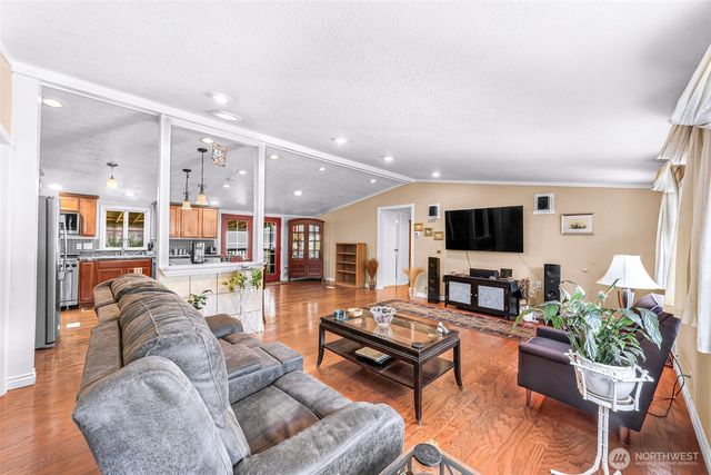 8633 Harbor Drive, Blaine, WA 98230