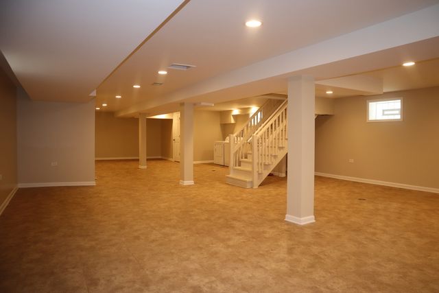 3112 W 101st Place, Evergreen Park, IL 60805