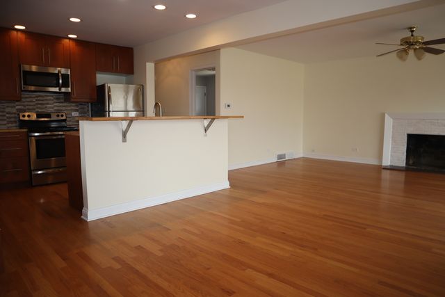 3112 W 101st Place, Evergreen Park, IL 60805