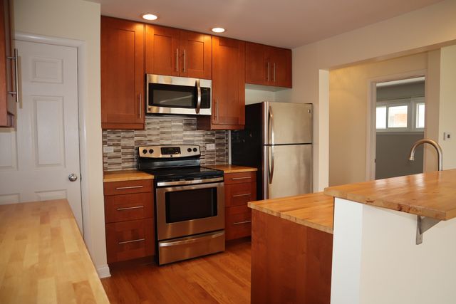 3112 W 101st Place, Evergreen Park, IL 60805