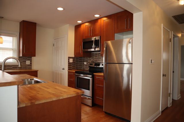 3112 W 101st Place, Evergreen Park, IL 60805