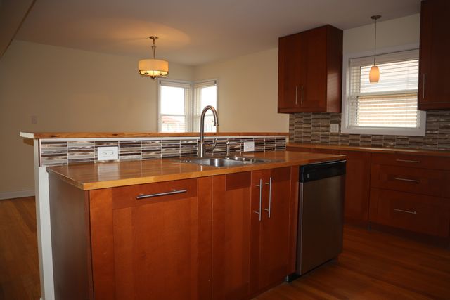 3112 W 101st Place, Evergreen Park, IL 60805